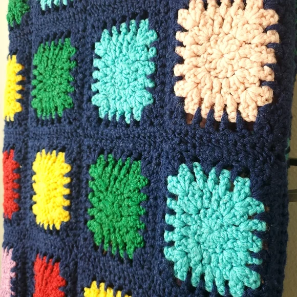 Vintage Granny Square Handmade Knit Afghan Throw Blanket - Picture 2 of 11
